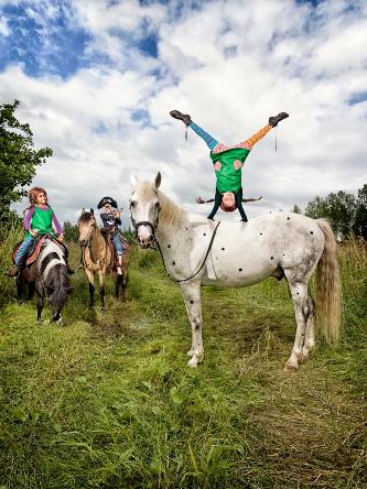 Pipî Langkous Promotie Foto met Pony's Paarden van Llyda Stables